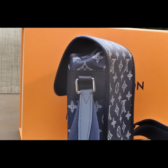 Louis Vuitton Chapman Messenger Savane  Elephant - Picture 5 of 8